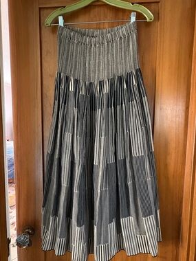 NUNO . Smocked skirt or strapless dress in Beige and Black